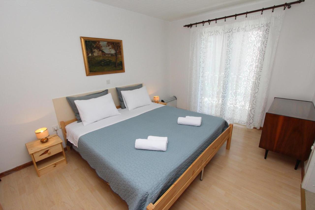 Apartments Knezovic Ровинь Экстерьер фото