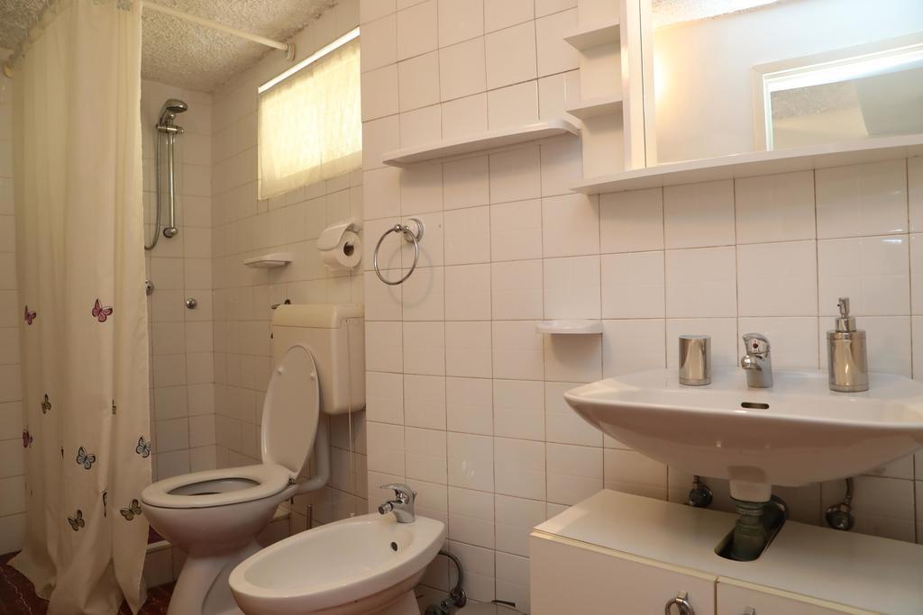 Apartments Knezovic Ровинь Экстерьер фото